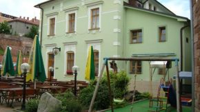 Гостиница Hotel Krakonoš  Трутнов